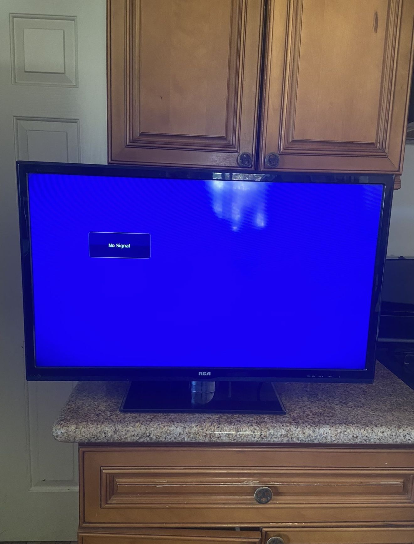 32 Inch RCA TV