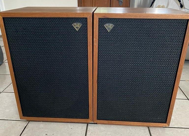 2 Vintage Klipsch Heresy Speakers