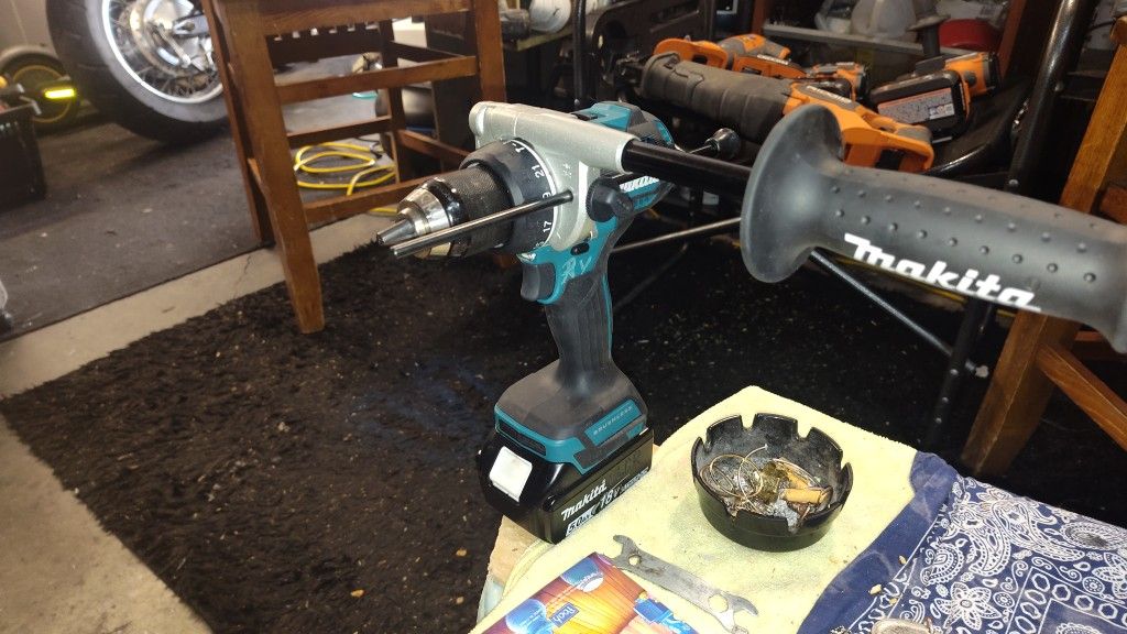 Hammer drill Makita 