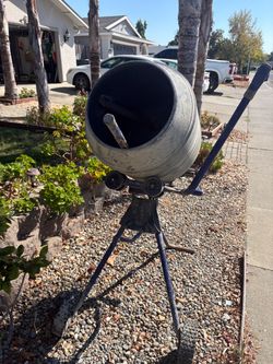 Kobalt 4-cu ft 0.5 -HP Concrete Mixer