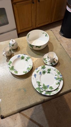 Mikasa dinner ware setting