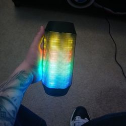 Light Up Speaker And Charger