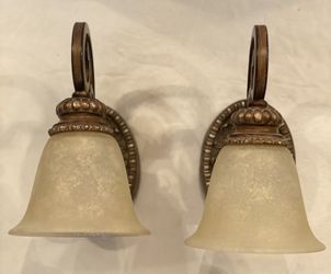 Set of 2 WALL MOUNTED light sconces Minka Lavery  GUC