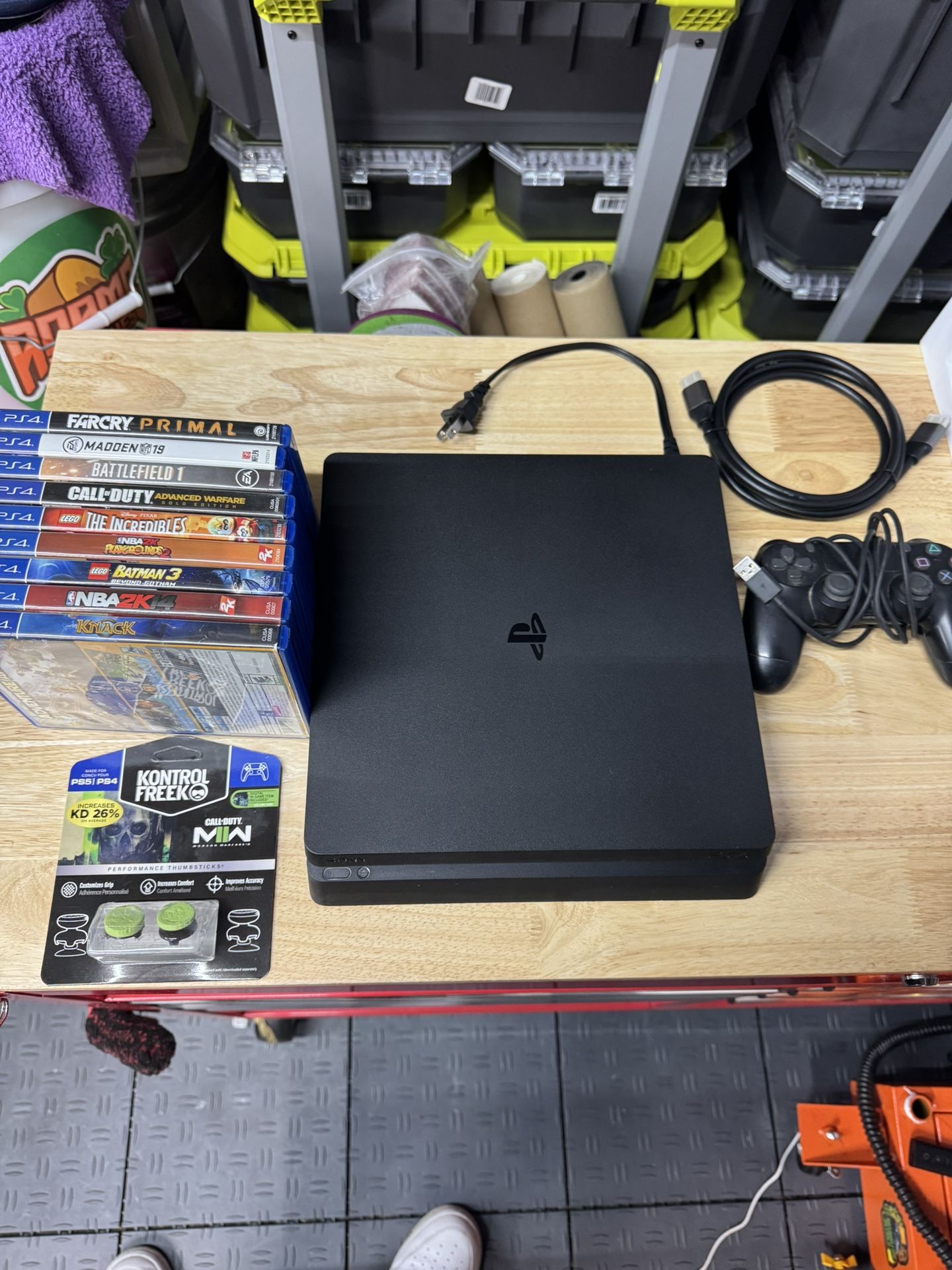 PS4 PlayStation 4
