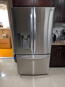 LG 29 Cu. Ft. French Door Refrigerator – Stainless Steel – Excellent Condition – $550 OBO