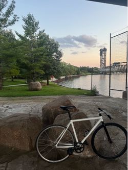 White State Fixie 8.5/10 condo