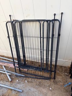 Dog kennel fence