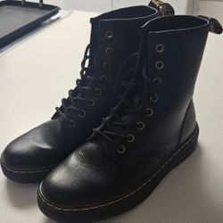 Dr. Martens Zavala combat boots black