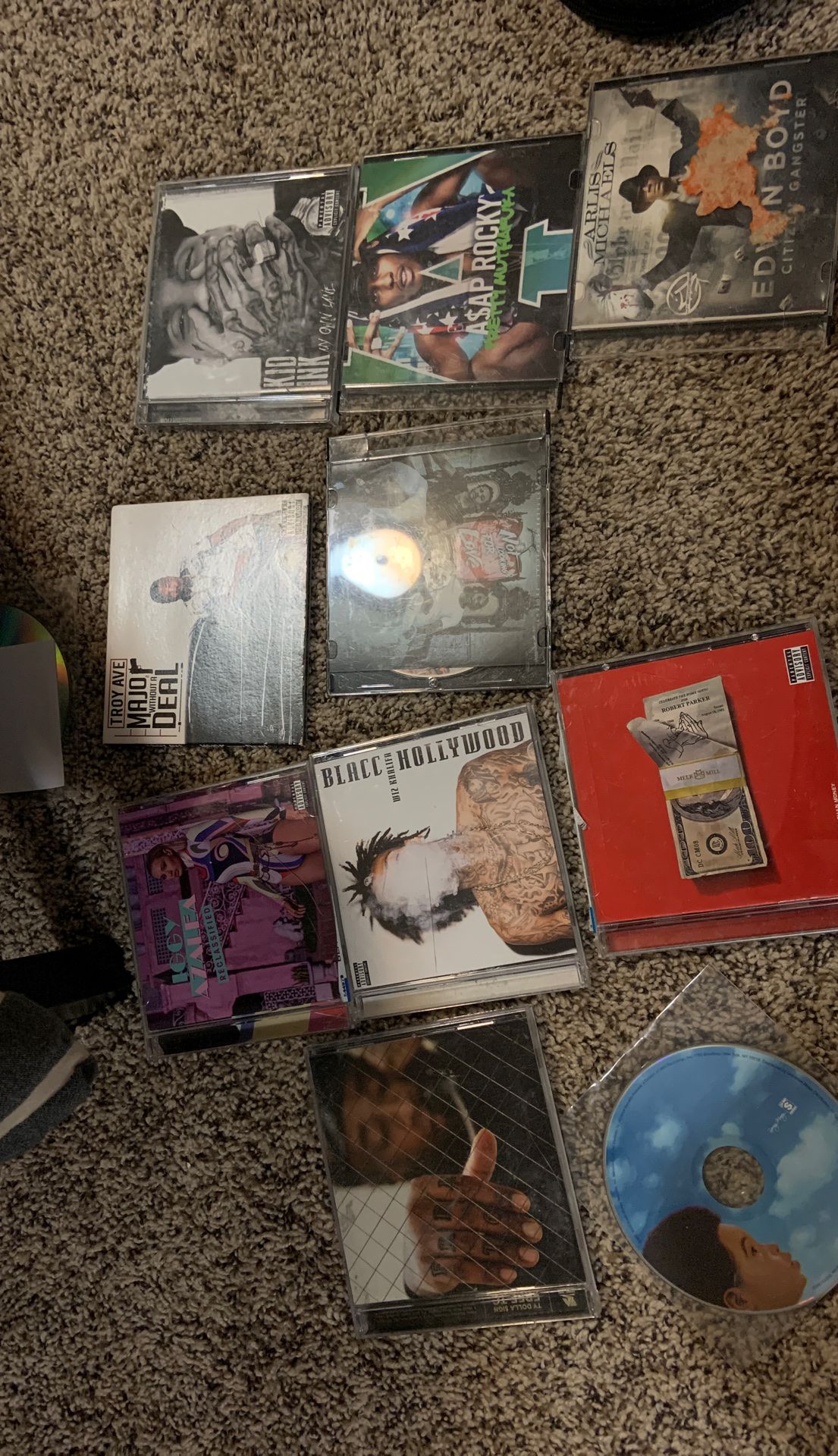 Over 100 rap/hip hop/mix cds