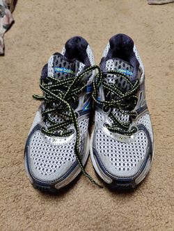 New Balance 860v3 Size 9