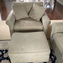 Chair And Ottoman That Goes With Sofa