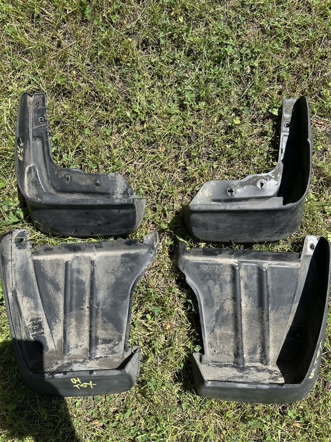 ***Good condition mud guards/flaps 2004-2008 Acura TSX***