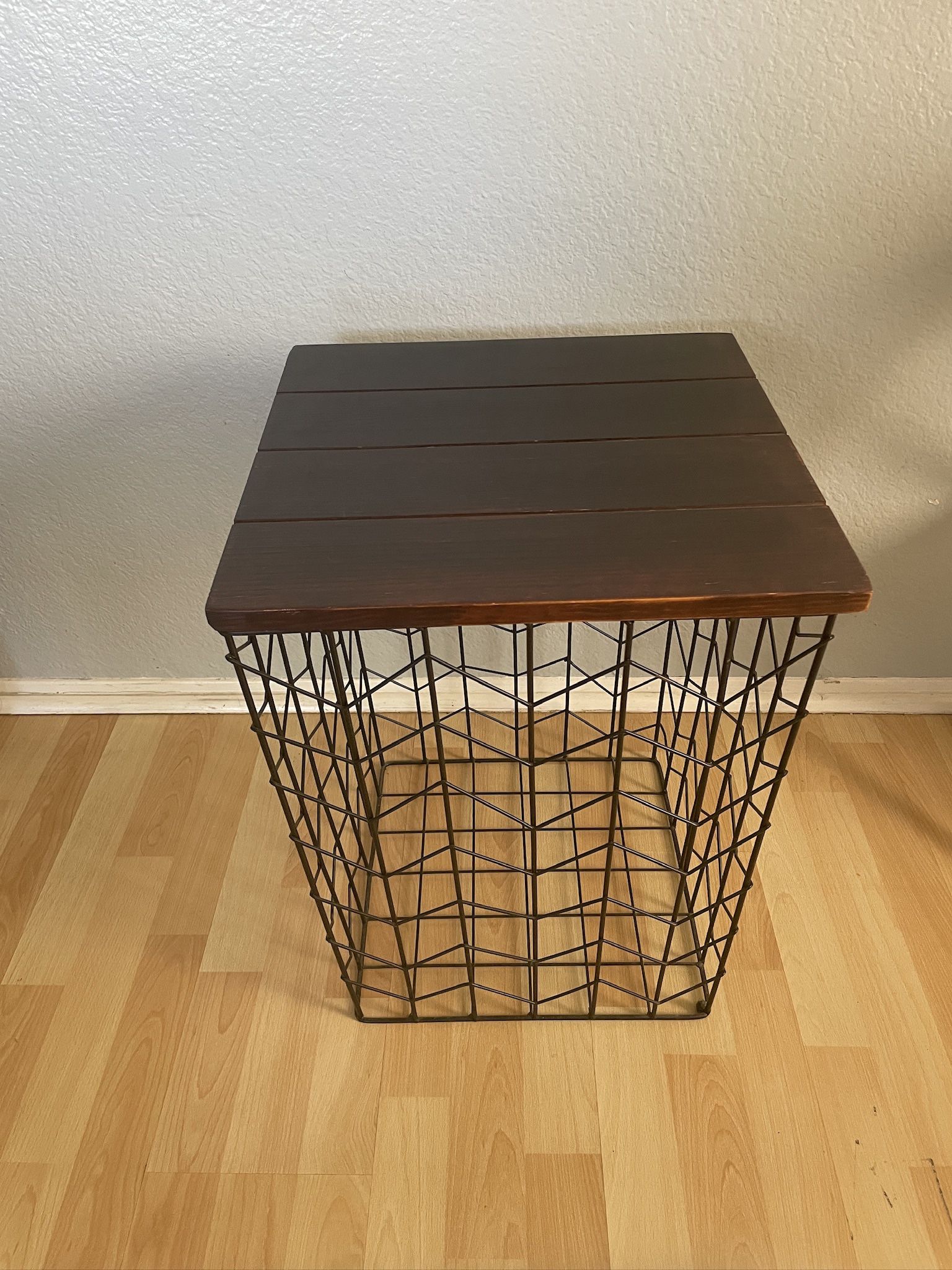 Basket/ Table