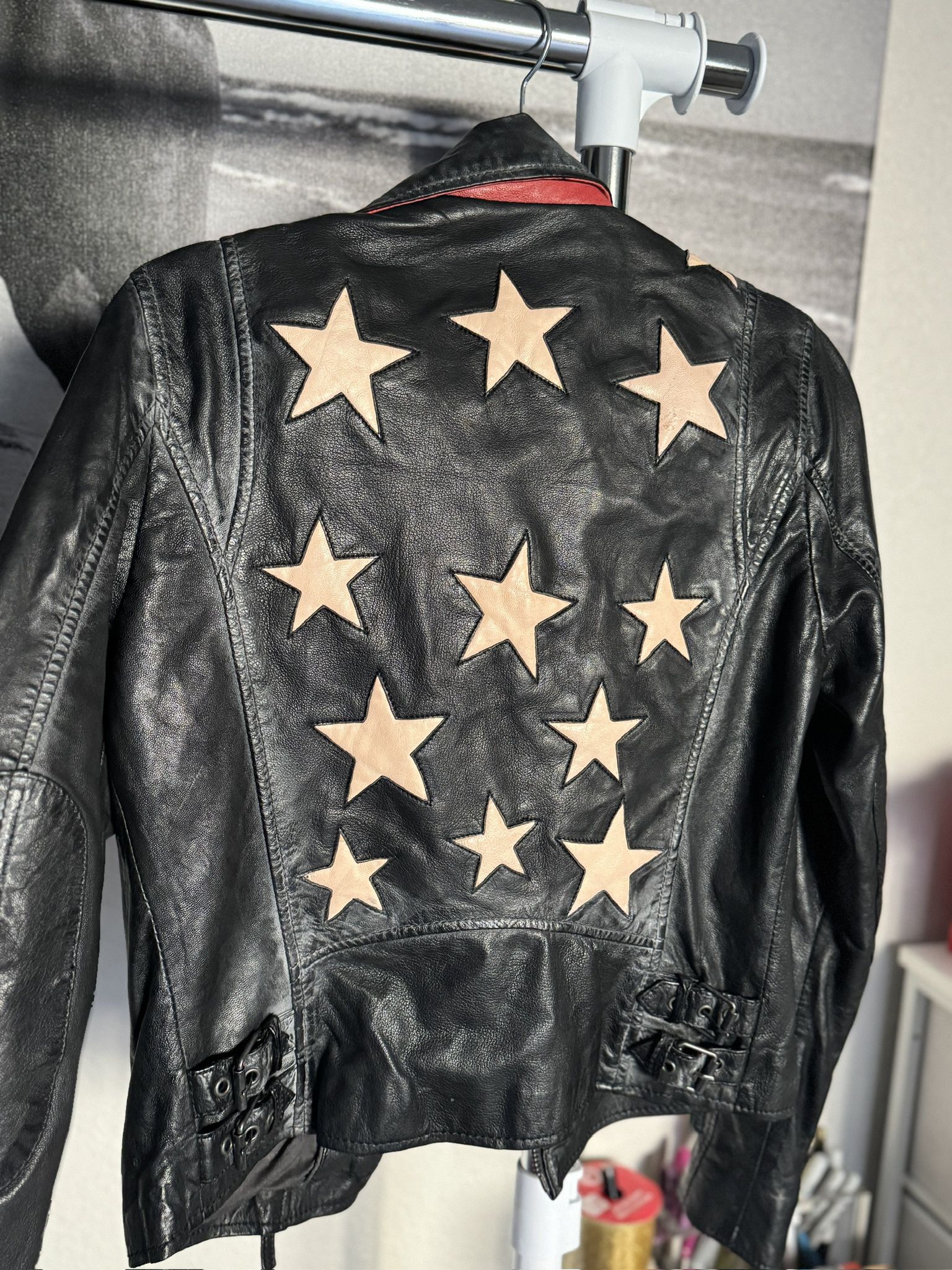 New Leather And Cap From Barry Jackson Auto Show Make Offer