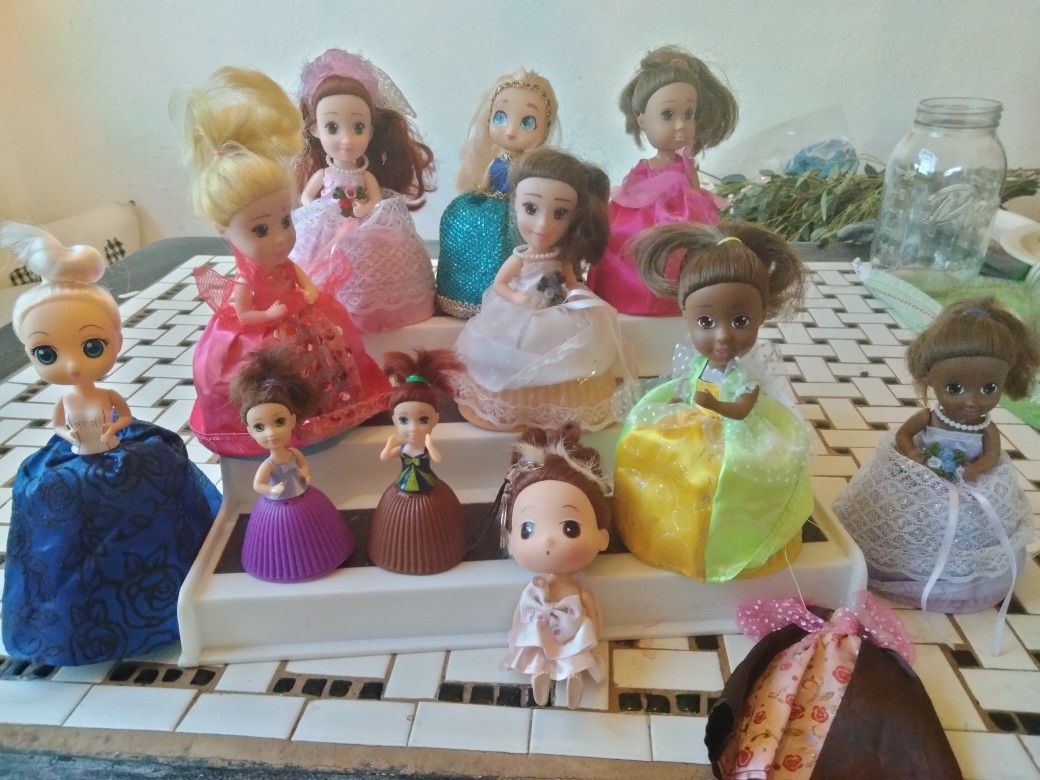 Surprise Cupcake Doll's