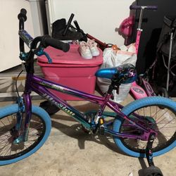 18” Bicycle With Training Wheels