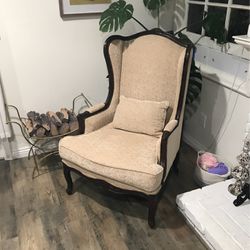 Beautiful Beige Vintage Accent Chairs 