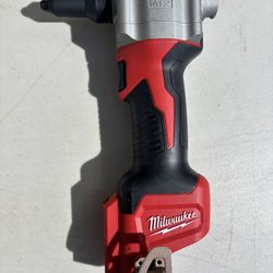 Milwaukee M12 Rivet Tool 