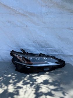2019 2020 2021 LEXUS ES350 RIGHT SIDE HEADLIGHT OEM USED