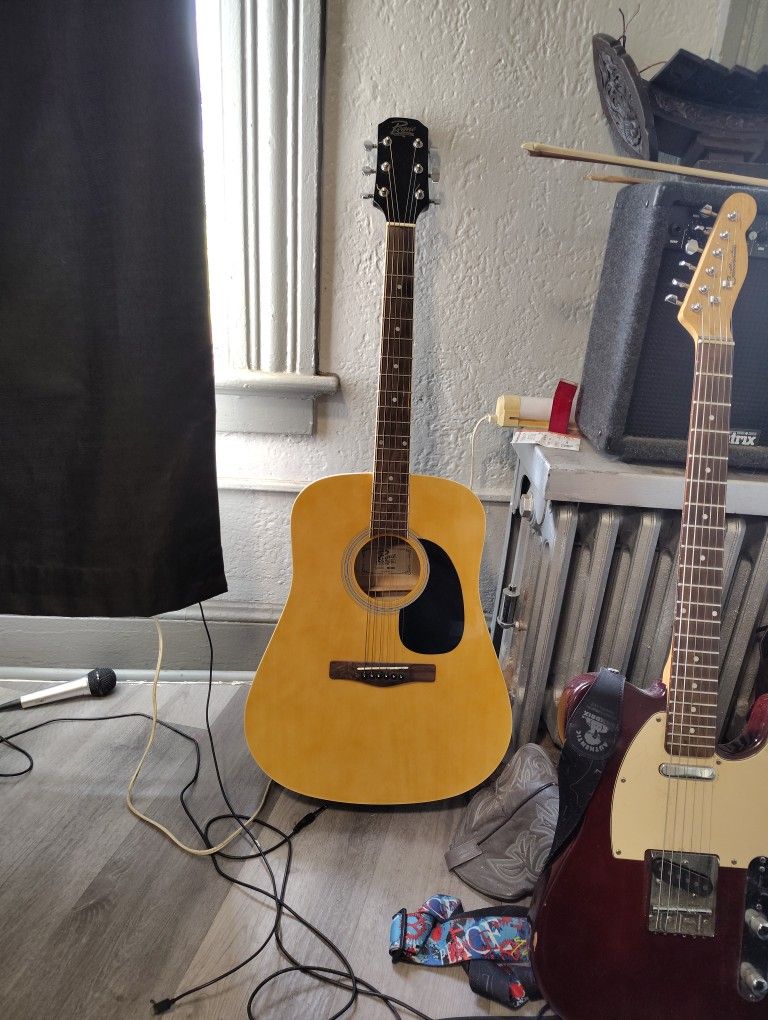 Acoustic Guitar.