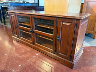 GOLDEN OAK Traditional Solid Wood TV Media Center