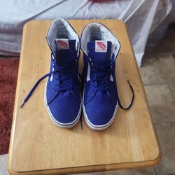 Vans Con Logo De Dodgers.  10.0 $75.00 Omo.  En Muy Buenas Condiciones