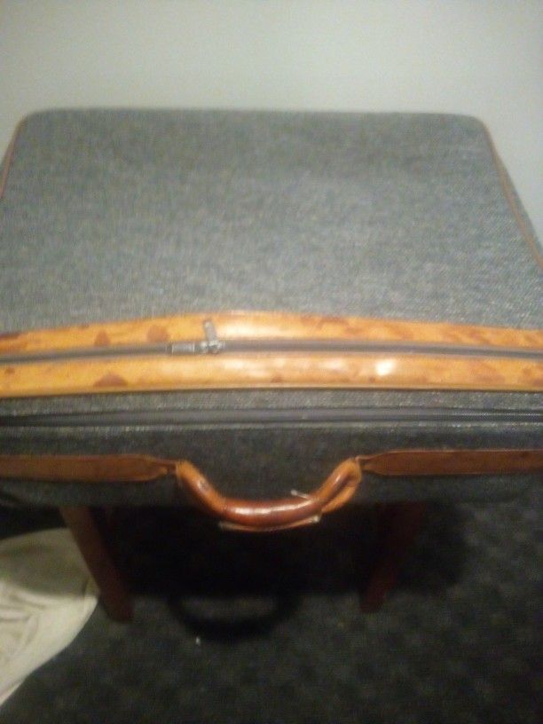 Suitcase With Wheels 