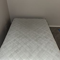 QUEEN MATTRESS / BOXSPRING 