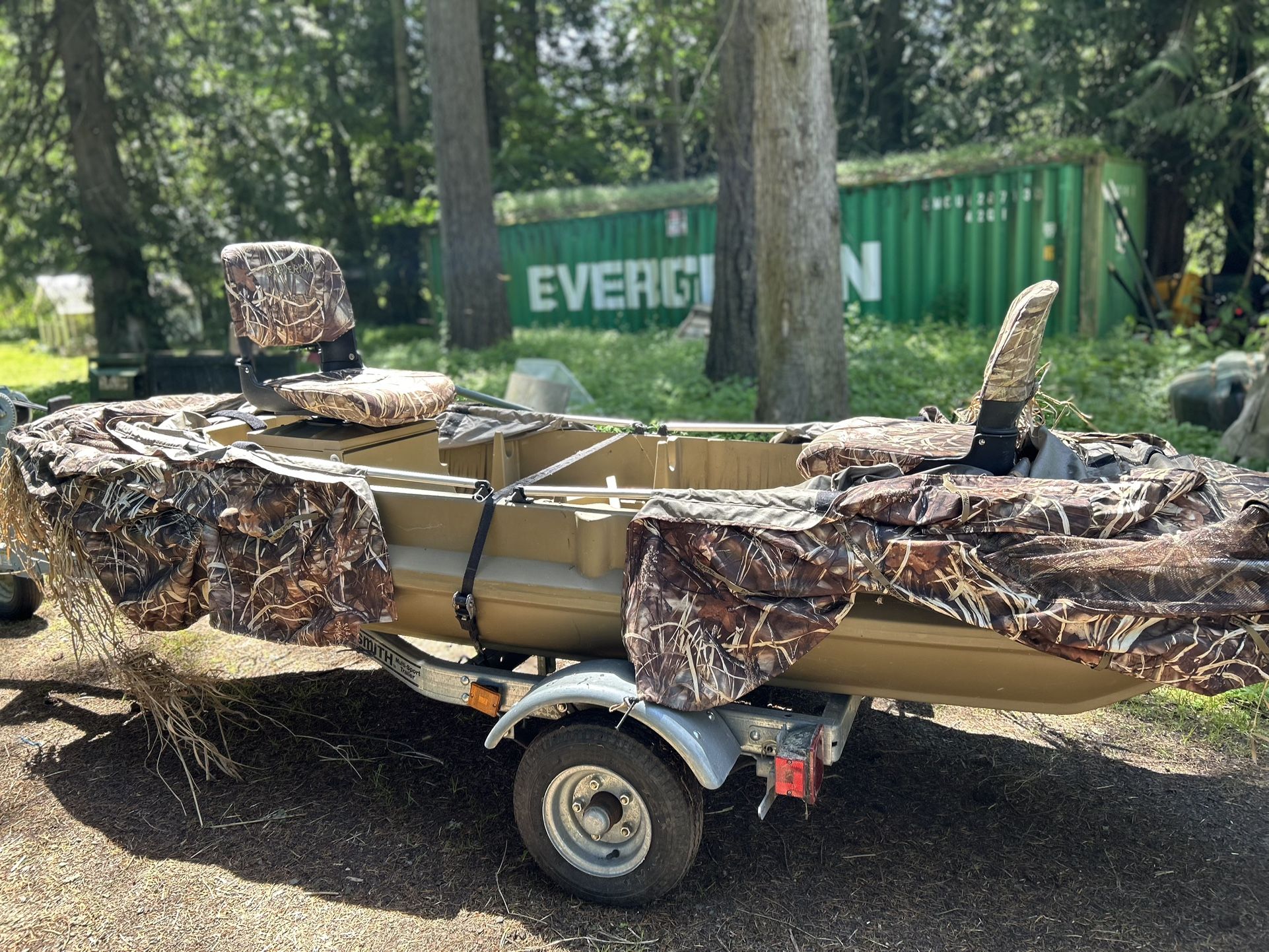 Duck Boat Beavertail 2000 Trailer Blind And Motor