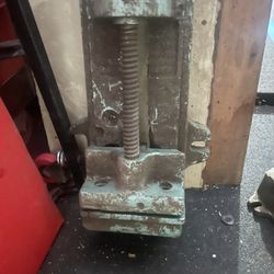 Large Machine Vice 18”