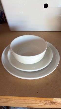 Mikasa Samantha Bone China White Ceramic Dinnerware Set