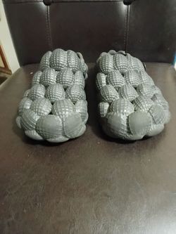 Bubble slip ons. Size 3