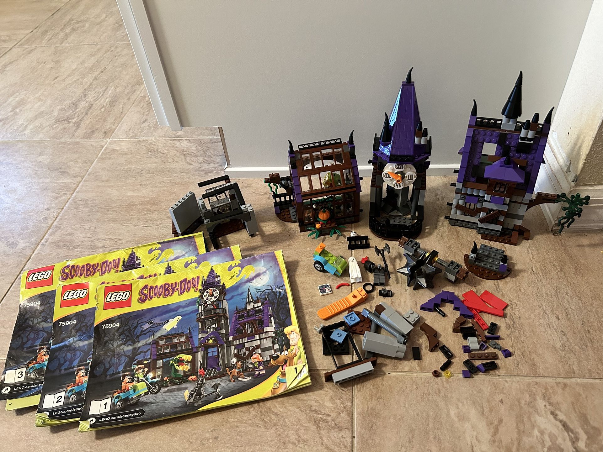 LEGO Scooby-Doo: Mystery Mansion (75904) Incomplete See Details. No Box.