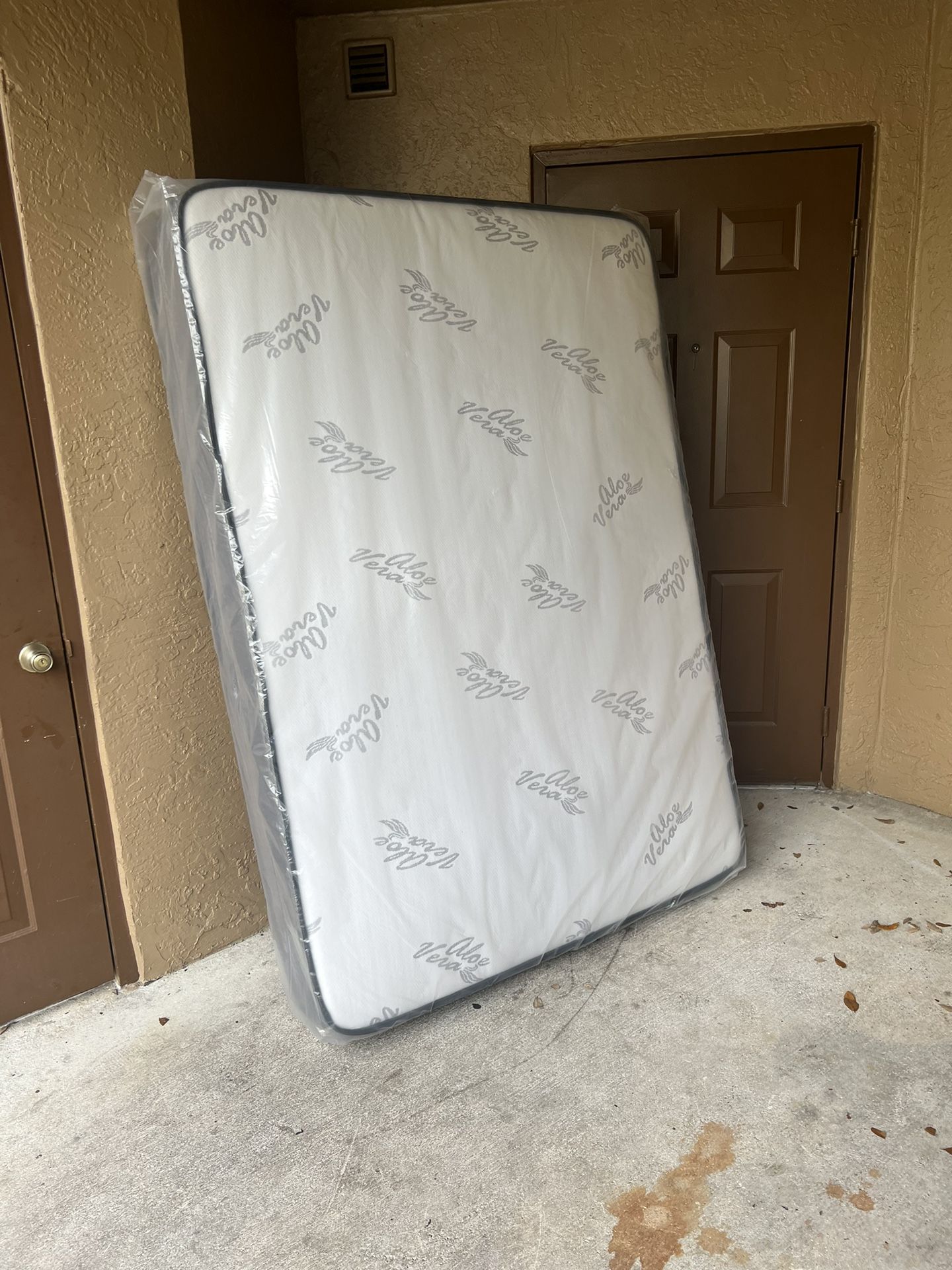 Mattresses: twin full  queen regular  Colchon Nuevo Colchones plush or pillow top available cama bed mattress