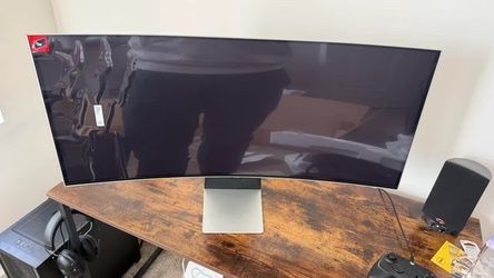 Samsung QD-OLED Ultrawide Monitor
