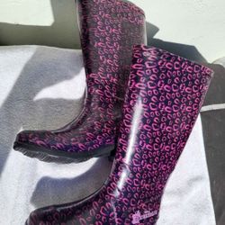 Rain Boots by Disney The Decendents  Kids Size 13 Purple & Water Resistant