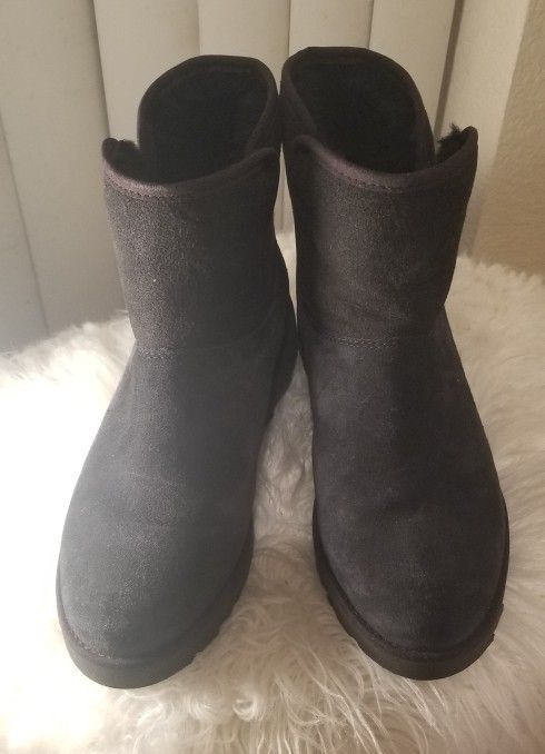 Womens UGG Black Suede Ankle Boots Sz 7 NWOT