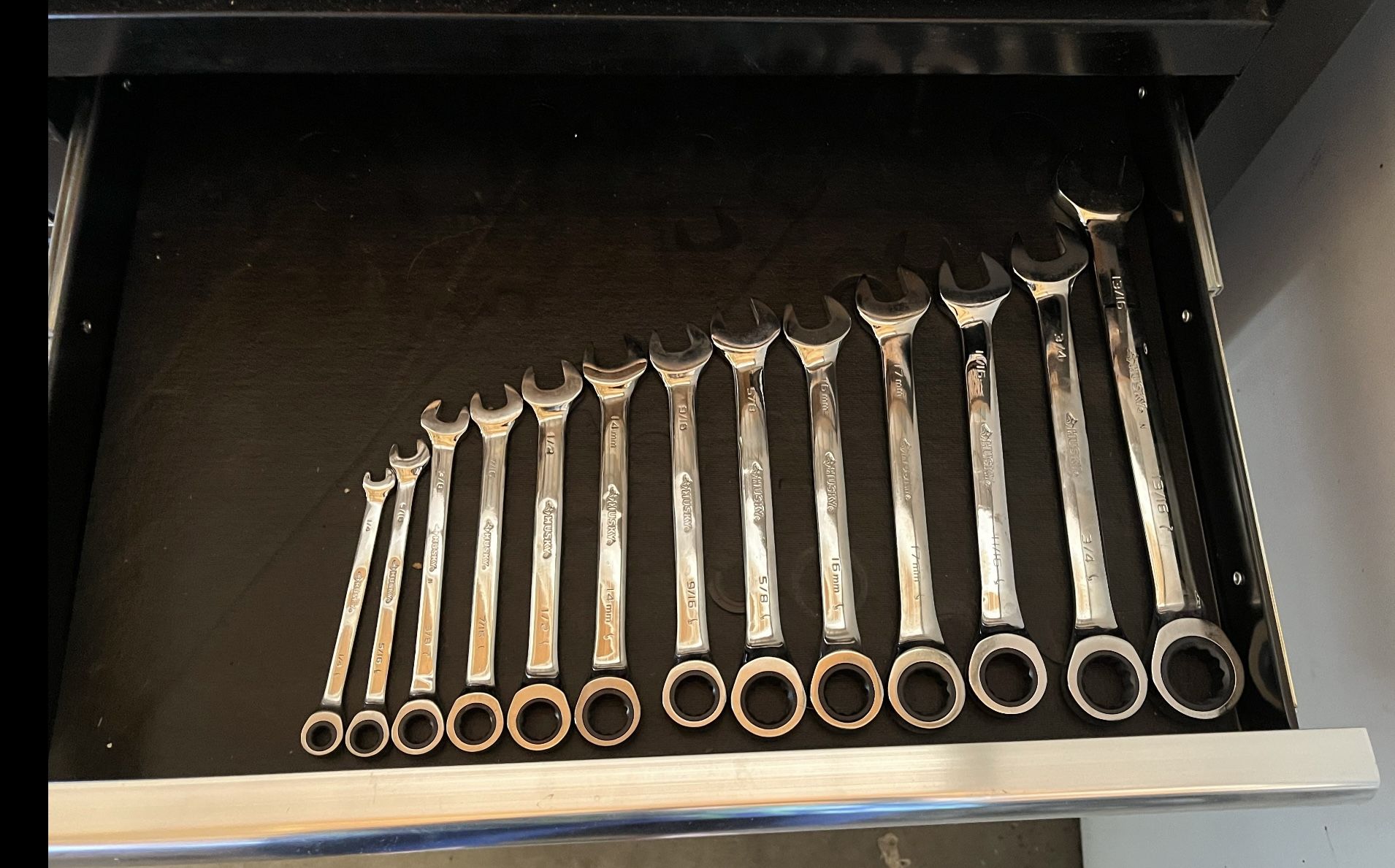 Husky 13 Piece Ratcheting Wrench Set New
