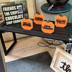 ** SMALL SIDE TABLE **