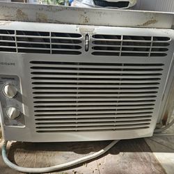 Air Conditioner/ Window AC