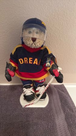 Sports bear hockey player