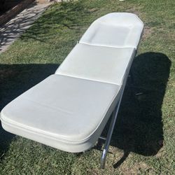 Free Massage Table 