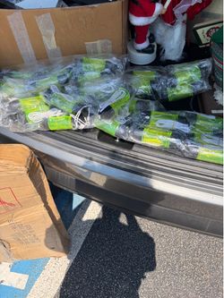 Bundle of 40 containers new