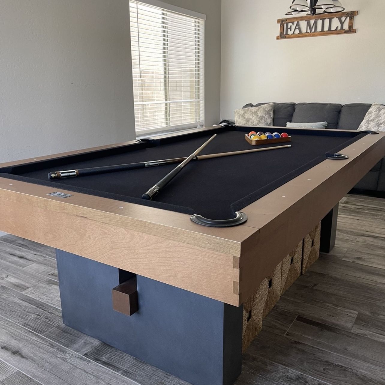 Very Nice Pool Table!!