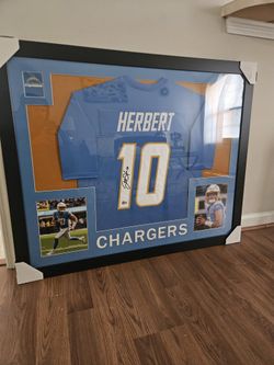 Justin Herbert Signed Framed Jersey Display