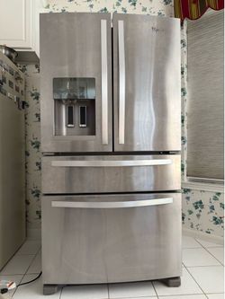 Whirlpool stainless steel refrigerator 36-in