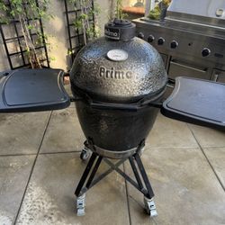 Primo  Smoker XL With Stand 