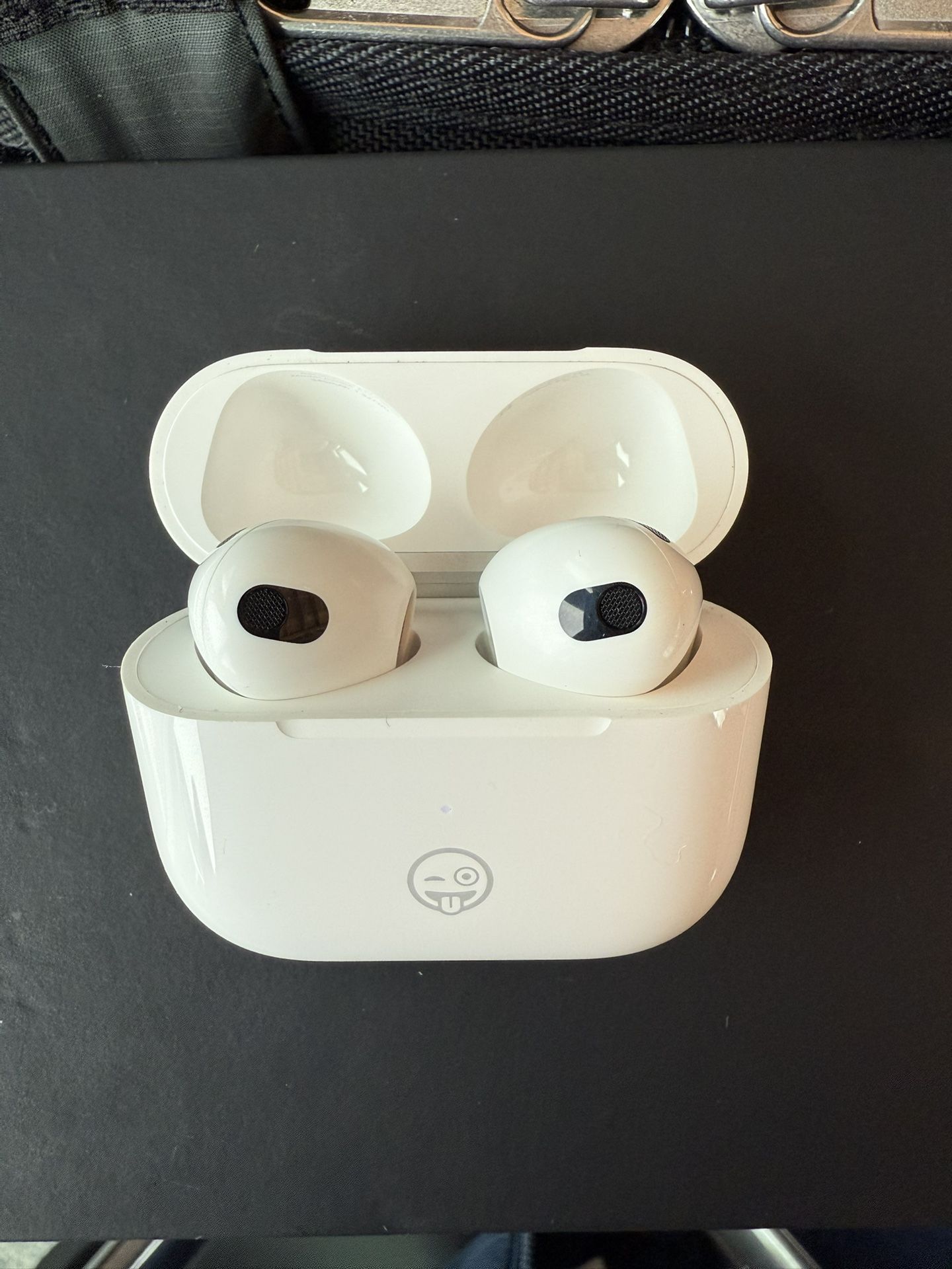 AirPods Gen 3