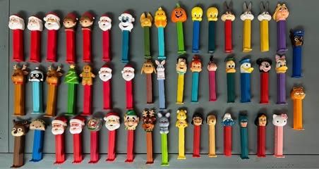 Large Lot of Pez 50 Dispensers Disney Smurfs Looney Toons Peanuts etc many vintage $50 for All