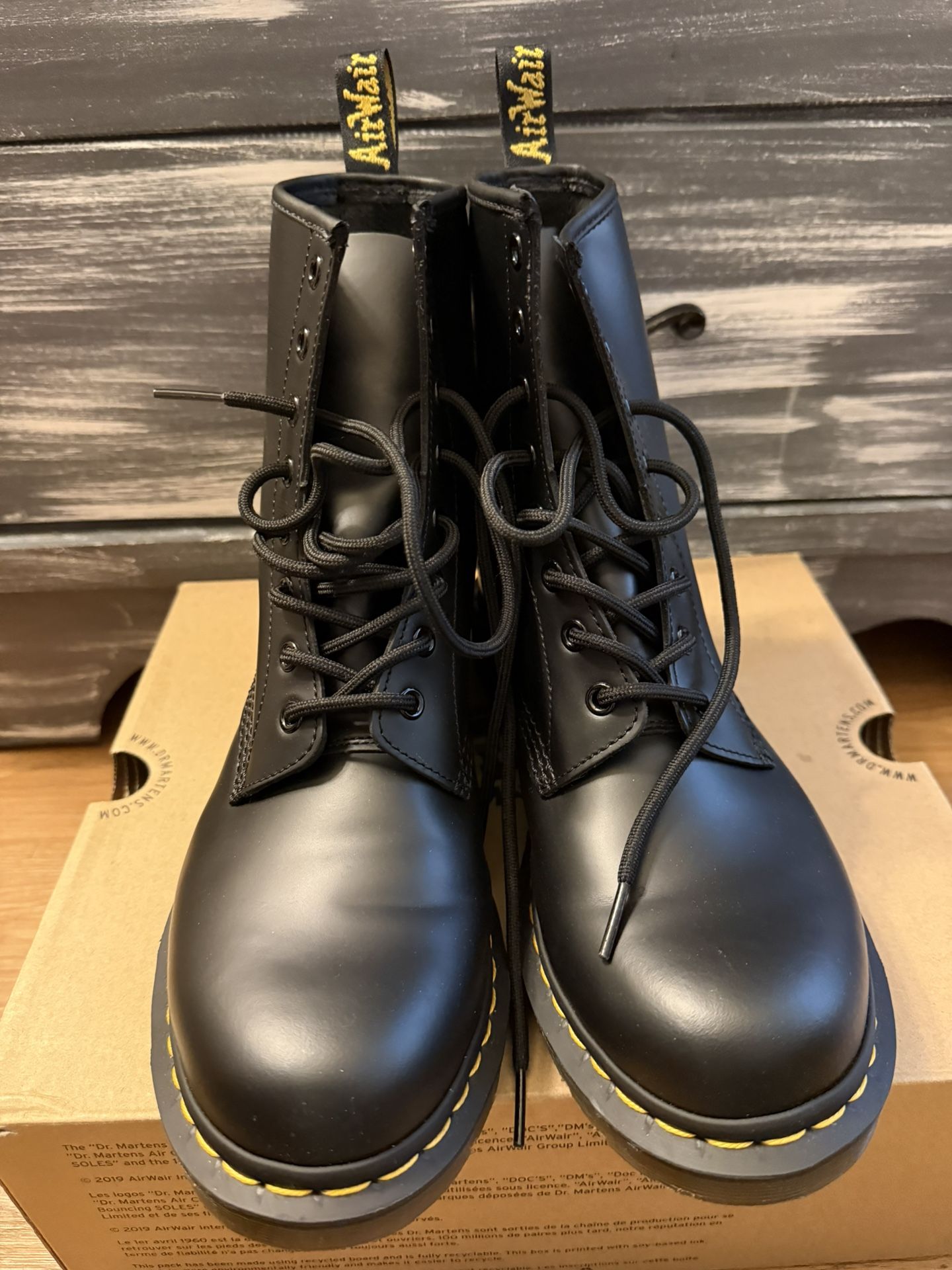 Women Dr Marten Black Smooth Leather Boots Size 10 Paid $180